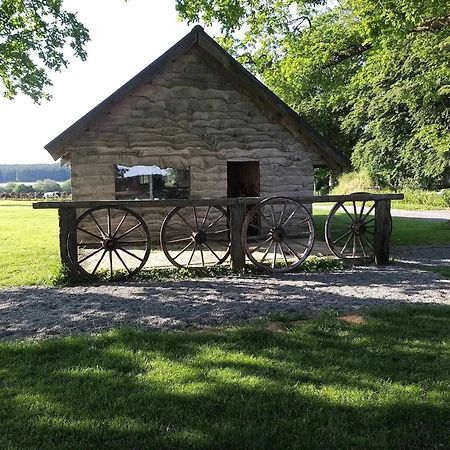 Very Spacious House With Sauna Spa And Countryside Views ゴウブー エクステリア 写真