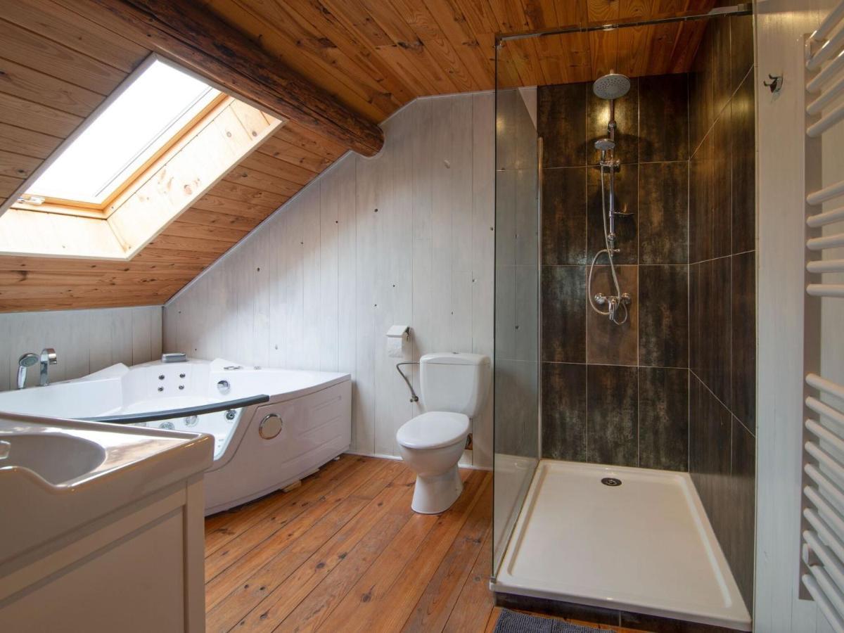 Very Spacious House With Sauna Spa And Countryside Views ゴウブー エクステリア 写真