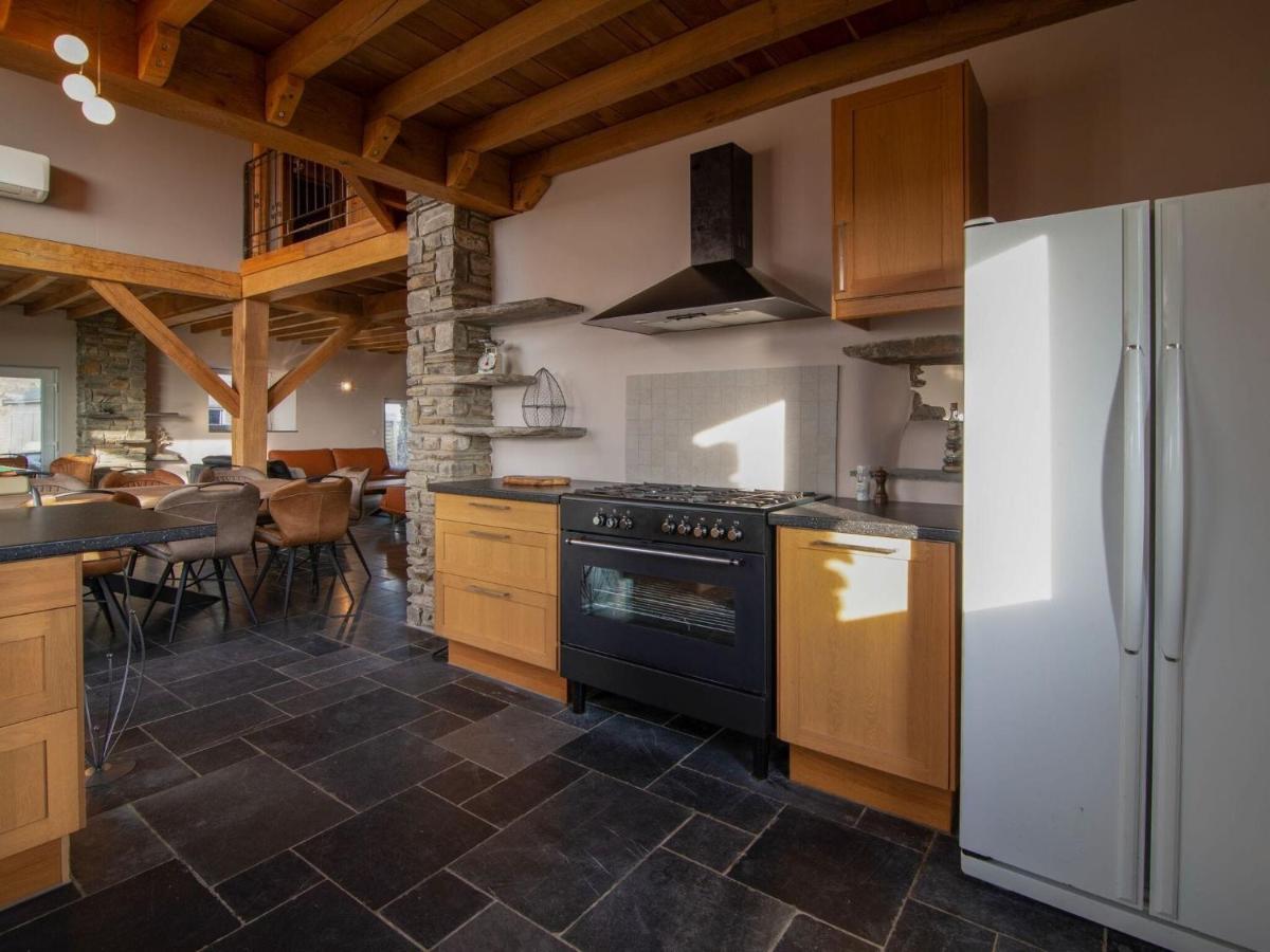 Very Spacious House With Sauna Spa And Countryside Views ゴウブー エクステリア 写真