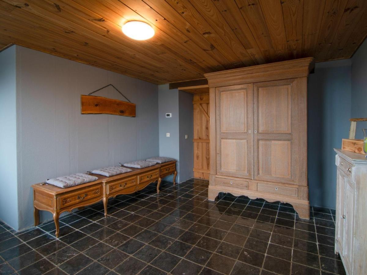 Very Spacious House With Sauna Spa And Countryside Views ゴウブー エクステリア 写真